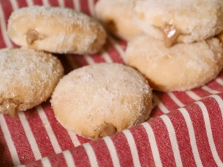 Oven Baked Doughnuts with Creamy Honey Filling